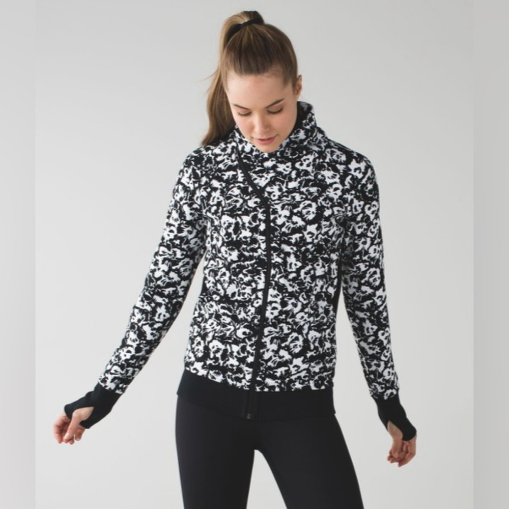 Lululemon Cozy Cuddle Up Jacket, like new condition, size 8!!:)